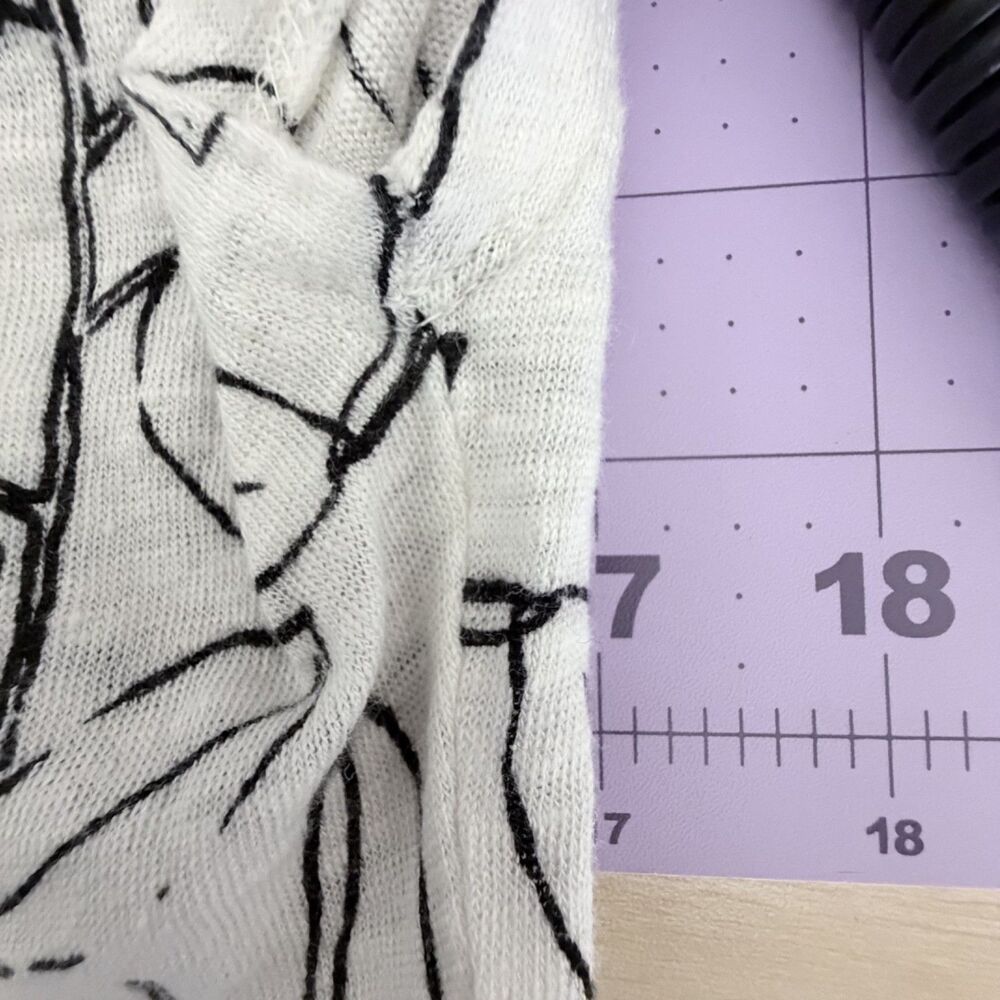 Cynthia Rowley 100% Linen Sleeveless Top Floral Curved Hem White/ Black Soft M - Picture 5 of 5